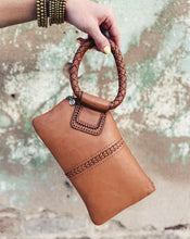Load image into Gallery viewer, HOBO: SABLE WRISTLET - HARVEST WHEAT
