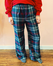 Load image into Gallery viewer, Z SUPPLY: HANGOUT PLAID PANT - MISTLETOE
