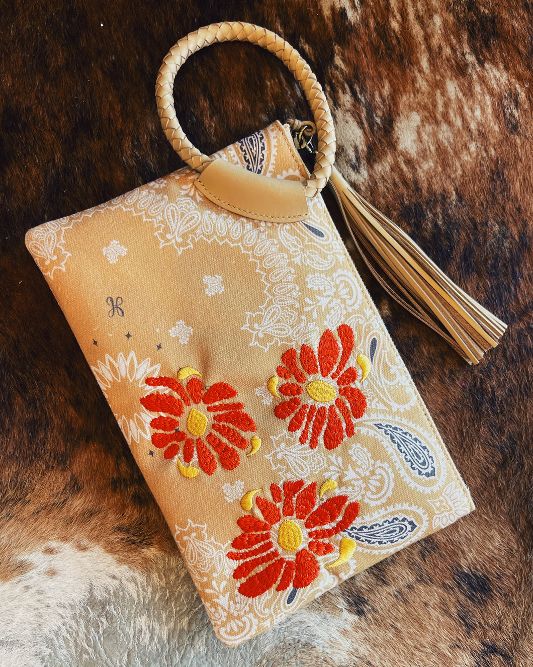 HOBO: SHEILA CLUTCH - SUNSET BANDANA