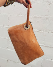 Load image into Gallery viewer, HOBO: DAISY DAZE WRISTLET - WHISKEY
