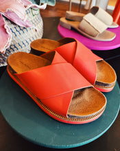 Load image into Gallery viewer, FREE PEOPLE: SIDELINES FOOTBED PAPAYA
