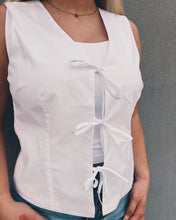 Load image into Gallery viewer, STEVE MADDEN: ALIZA TOP - WHITE
