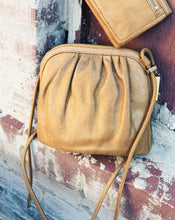 Load image into Gallery viewer, HOBO: ISABELLE CROSSBODY - HONEY GOLD

