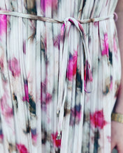 Load image into Gallery viewer, LUCY PARIS: AUGUSTA MIDI DRESS - WHITE FLORAL
