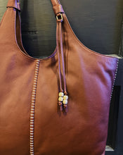 Load image into Gallery viewer, HOBO: LA JOLLA TOTE - COCOA BEAN
