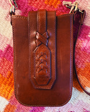 Load image into Gallery viewer, HOBO: EXPEDITON PHONE CROSSBODY - PECAN RIDGE
