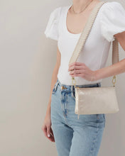 Load image into Gallery viewer, HOBO: DARCY CROSSBODY - SAND SHIMMER
