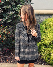 Load image into Gallery viewer, Z SUPPLY: KINGSTON RELAXED PLAID BLAZER - LATTE
