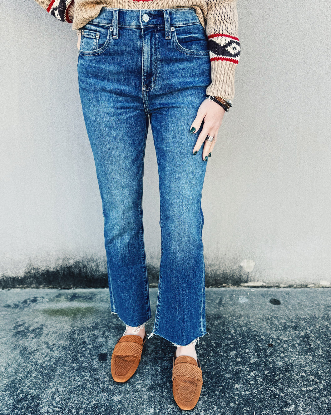 DAZE: SHY GIRL CROP FLARE - INFLUENCER