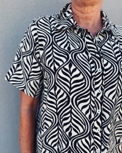 Load image into Gallery viewer, SHORT SLEEVE V-NECK DRESS - ZEBRA
