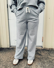 Load image into Gallery viewer, Z SUPPLY: HUNTINGTON FRENCH TERRY PANT - HEATHER GREY
