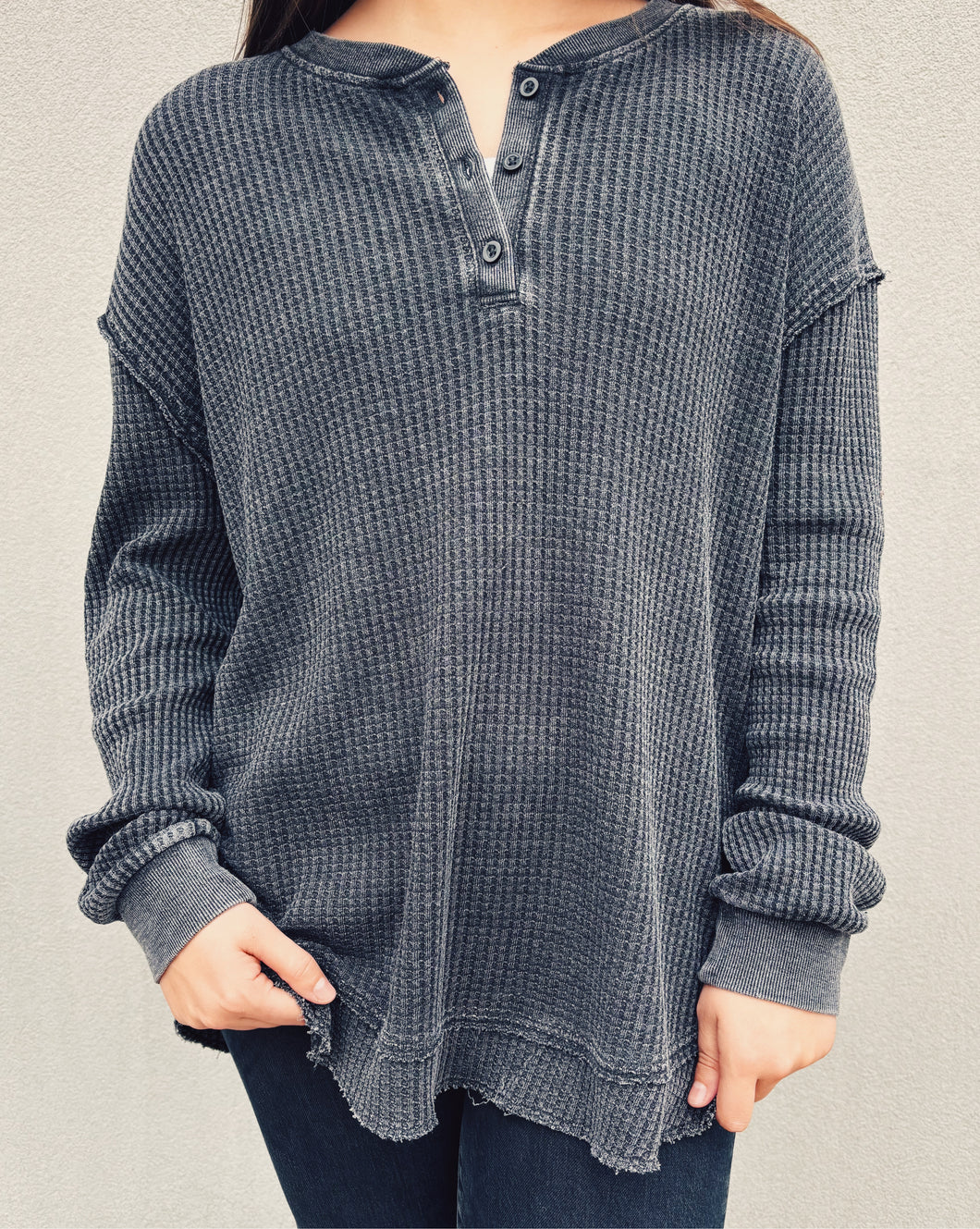 Z SUPPLY: JAX COZY WAFFLE HENLEY - JET BLACK