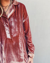 Load image into Gallery viewer, FREE PEOPLE: LUXY VELVET TOP - CEDAR WOOD
