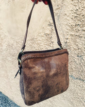 Load image into Gallery viewer, HOBO: STARR CONVERTIBLE SHOULDER BAG - MOCHA
