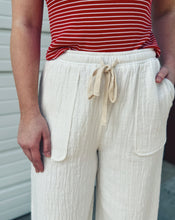 Load image into Gallery viewer, SADIE &amp; SAGE: LILAH WIDE LEG PANTS WHITE
