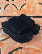 Load image into Gallery viewer, FREE PEOPLE: HARBOR FLATFORM - BLACK
