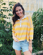 Load image into Gallery viewer, FREE PEOPLE: AUGGIE TEE - OAT LATTE/YELLOW
