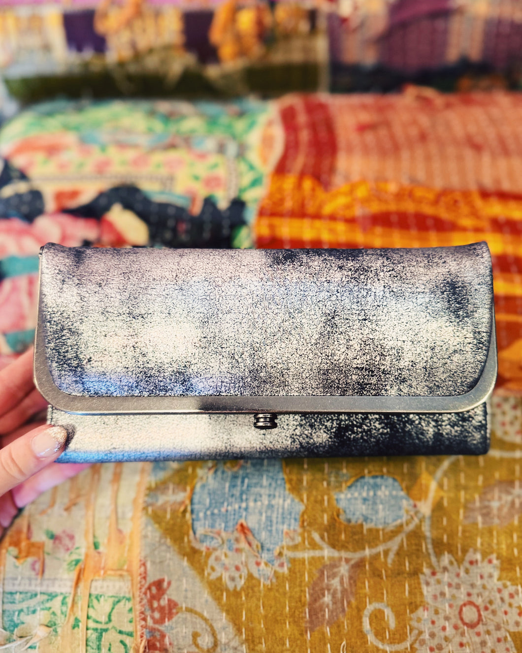 HOBO: RACHEL TRIFOLD WALLET - BLUE PEWTER