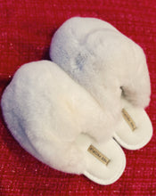 Load image into Gallery viewer, FREE PEOPLE: SNOWBALL SLIPPERS - SNOW
