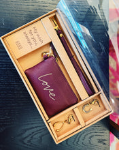 Load image into Gallery viewer, HOBO: LOVE GIFT BOX - MULBERRY GLAZE
