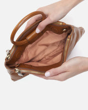 Load image into Gallery viewer, HOBO: SABLE CROSSBODY - TRUFFLE
