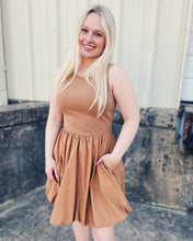 Load image into Gallery viewer, STEVE MADDEN: PALERMO DRESS - CARAMEL
