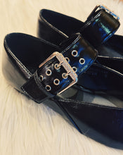 Load image into Gallery viewer, SHU SHOP: ASPEN FLAT - BLACK
