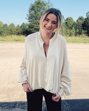 Load image into Gallery viewer, OVERSIZED BUBBLE JACKET - BUTTER
