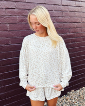 Load image into Gallery viewer, Z SUPPLY: SOFT LEO LONG SLEEVE TOP - SANDSTONE
