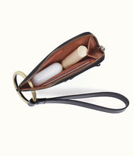 Load image into Gallery viewer, HOBO: JETT CREDIT CARD WRISTLET - VINTAGE BLACK
