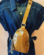 Load image into Gallery viewer, HOBO: FERN SLING - TRUFFLE
