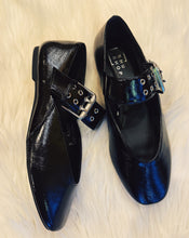 Load image into Gallery viewer, SHU SHOP: ASPEN FLAT - BLACK
