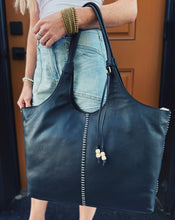 Load image into Gallery viewer, HOBO: LA JOLLA TOTE - BLACK
