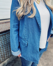 Load image into Gallery viewer, STEVE MADDEN: PAYTON BLAZER - CHAMBRAY BLUE
