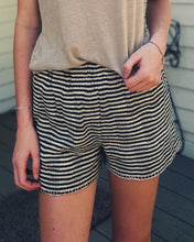 Load image into Gallery viewer, Z SUPPLY: AREZZO SHORT - BLACK
