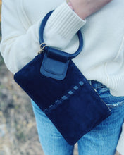 Load image into Gallery viewer, HOBO: SABLE WRISTLET - NAVY
