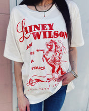 Load image into Gallery viewer, DAYDREAMER: MERCH TEE - LAINEY WILSON BELL BOTTOM COUNTRY
