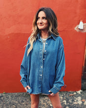 Load image into Gallery viewer, STEVE MADDEN: MERRIT TOP - ARCTIC BLUE
