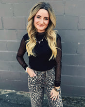 Load image into Gallery viewer, FREE PEOPLE: MINDING MY BUSINESS TOP - BLACK
