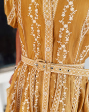Load image into Gallery viewer, STEVE MADDEN: DAISY DRESS - VINTAGE GOLD (4)
