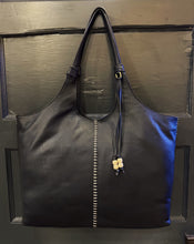Load image into Gallery viewer, HOBO: LA JOLLA TOTE - BLACK

