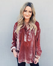 Load image into Gallery viewer, FREE PEOPLE: LUXY VELVET TOP - CEDAR WOOD
