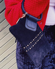 Load image into Gallery viewer, HOBO: SABLE WRISTLET - BLACK
