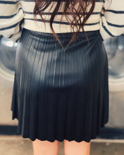 Load image into Gallery viewer, STEVE MADDEN: ISHA SKIRT - BLACK
