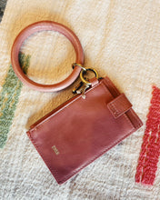 Load image into Gallery viewer, HOBO: RING CREDIT CARD WRISTLET - ROSE
