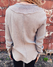 Load image into Gallery viewer, FREE PEOPLE: HOLLY HENLEY - HEATHER GREY COMBO
