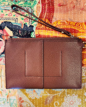 Load image into Gallery viewer, HOBO: VIDA SMALL POUCH - CHOCOLATE
