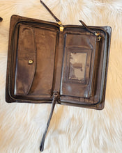 Load image into Gallery viewer, HOBO: EVOLVE WRISTLET - HEARTHSTONE
