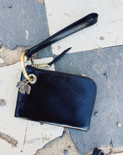 Load image into Gallery viewer, HOBO: JETT CREDIT CARD WRISTLET - VINTAGE BLACK
