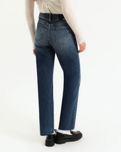 Load image into Gallery viewer, DAZE: HIGH RISE VINTAGE STRAIGHT - AUTHENTIC
